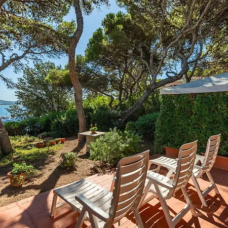 Villa Fronte Mare, A 5-minute Walk From The Sea *