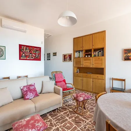 Villa Fronte Mare, A 5-minute Walk From The Sea