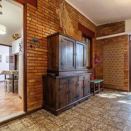 Villa Fronte Mare, A 5-minute Walk From The Sea *