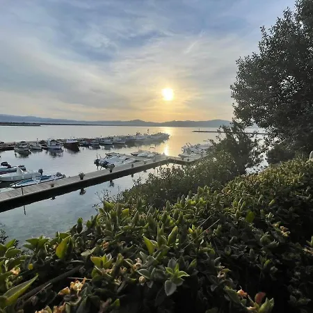 Villa Fronte Mare, A 5-minute Walk From The Sea *