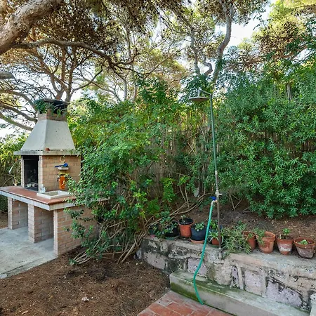Villa Fronte Mare, A 5-minute Walk From The Sea *